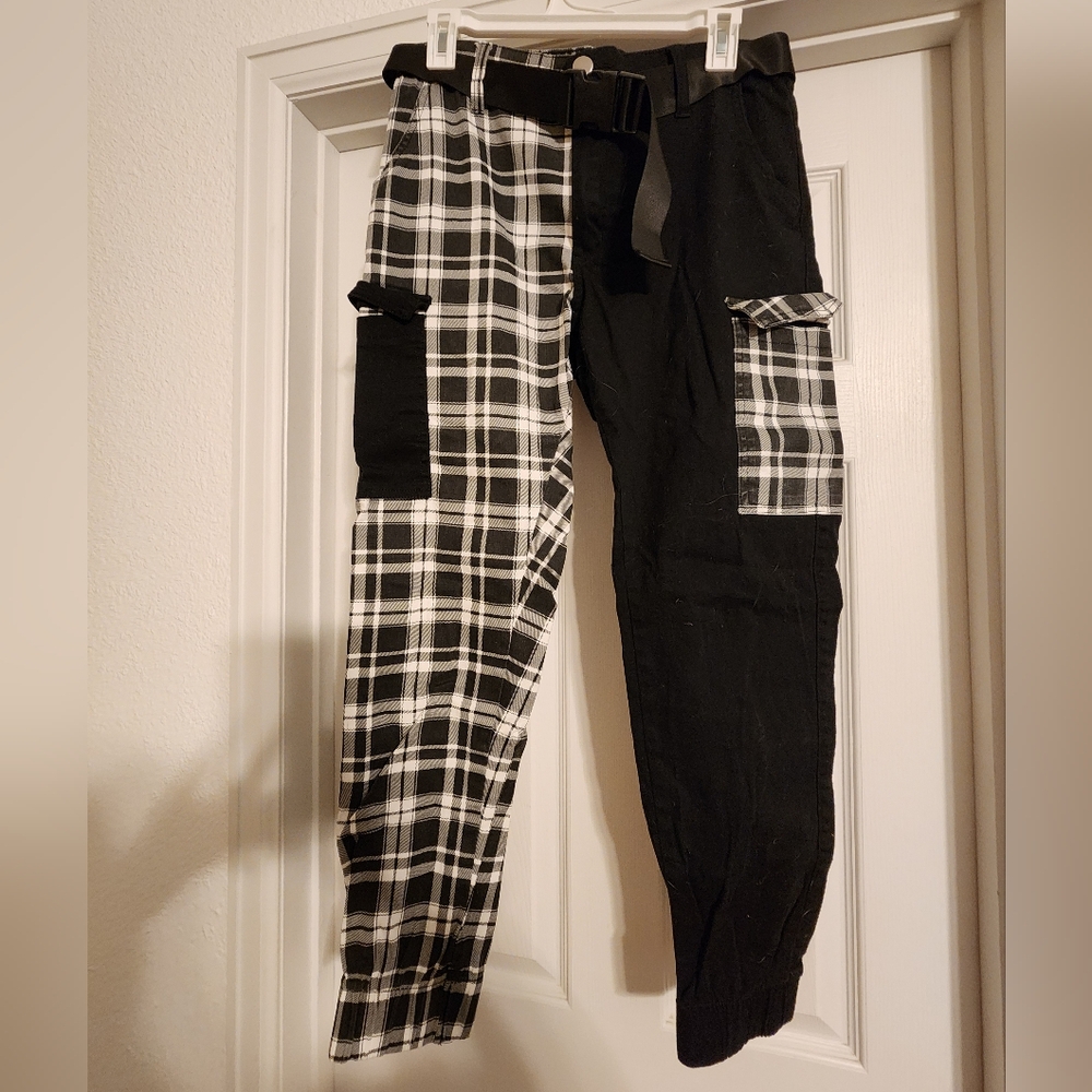 Streetwear Society Black and White Checkered Cargo Pants
